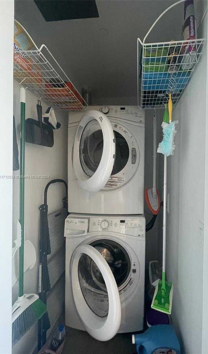 Small Image of 151 SOUTH EAST 1ST ST #3307, Miami Number 14