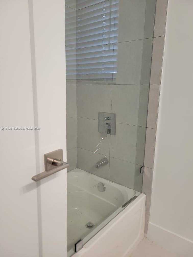 Small Image of 1725 CALAIS DR #6, Miami Beach Number 15
