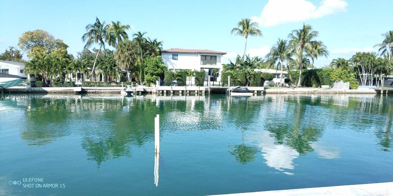 Small Image of 1725 CALAIS DR #6, Miami Beach Number 2