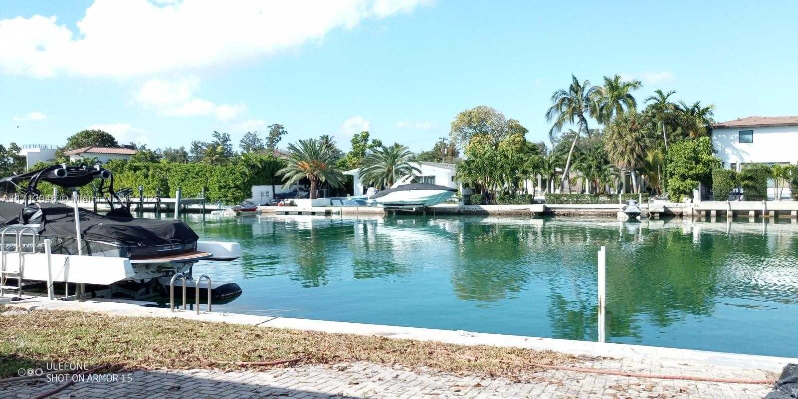 Small Image of 1725 CALAIS DR #6, Miami Beach Number 3