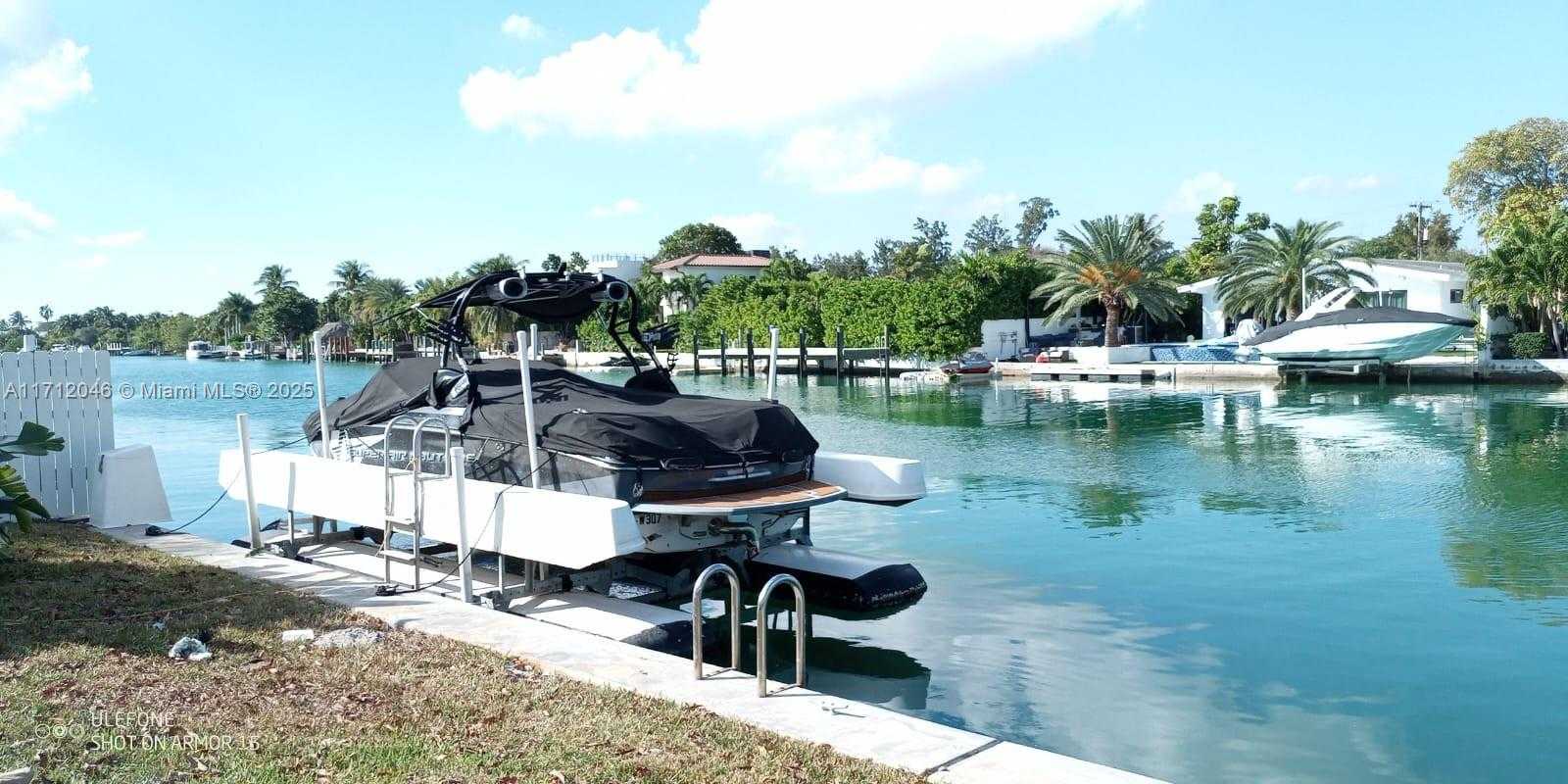 Small Image of 1725 CALAIS DR #6, Miami Beach Number 4