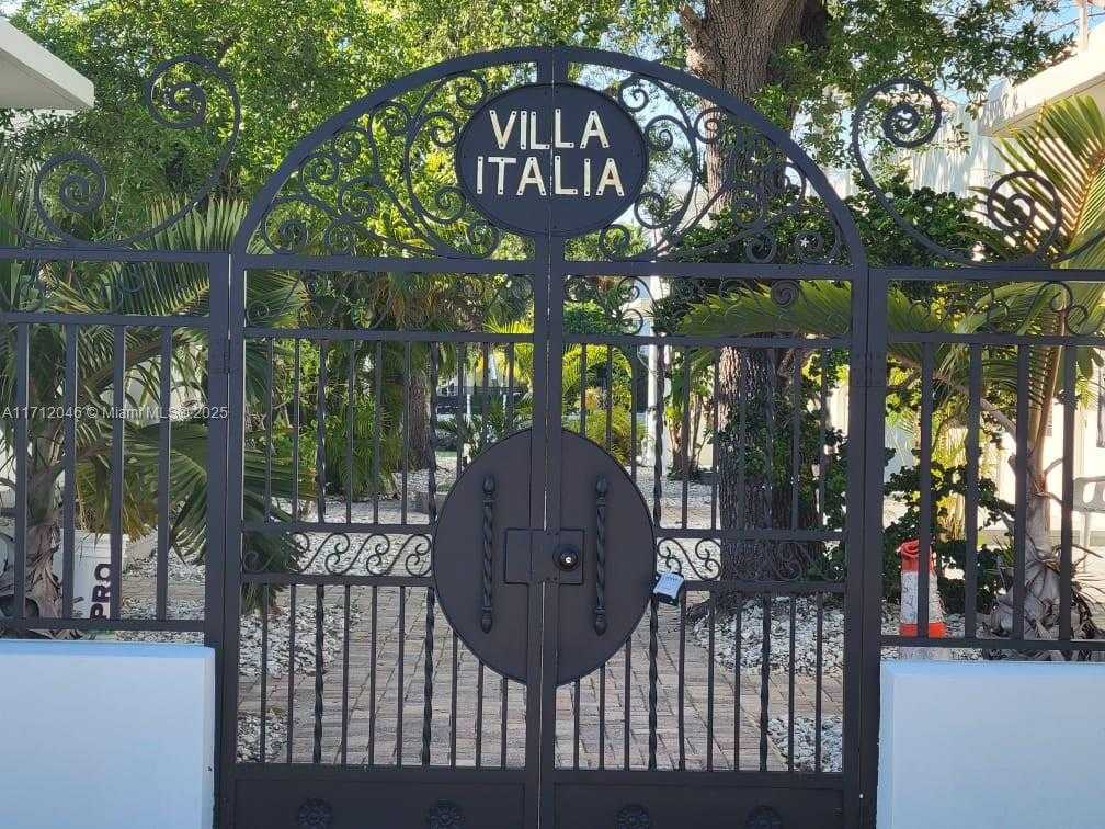 Small Image of 1725 CALAIS DR #6, Miami Beach Number 5