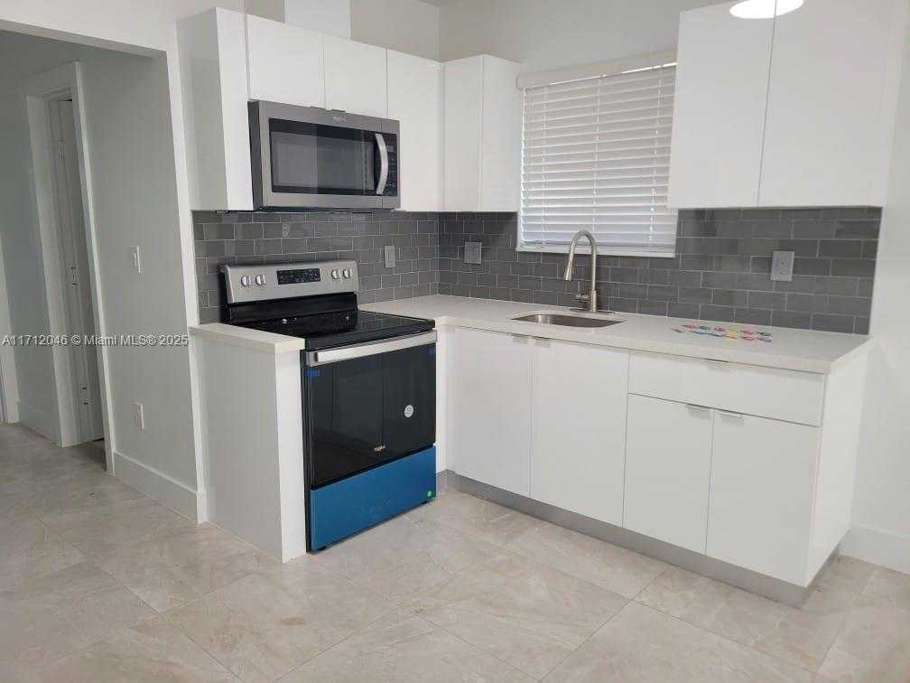 Small Image of 1725 CALAIS DR #6, Miami Beach Number 8