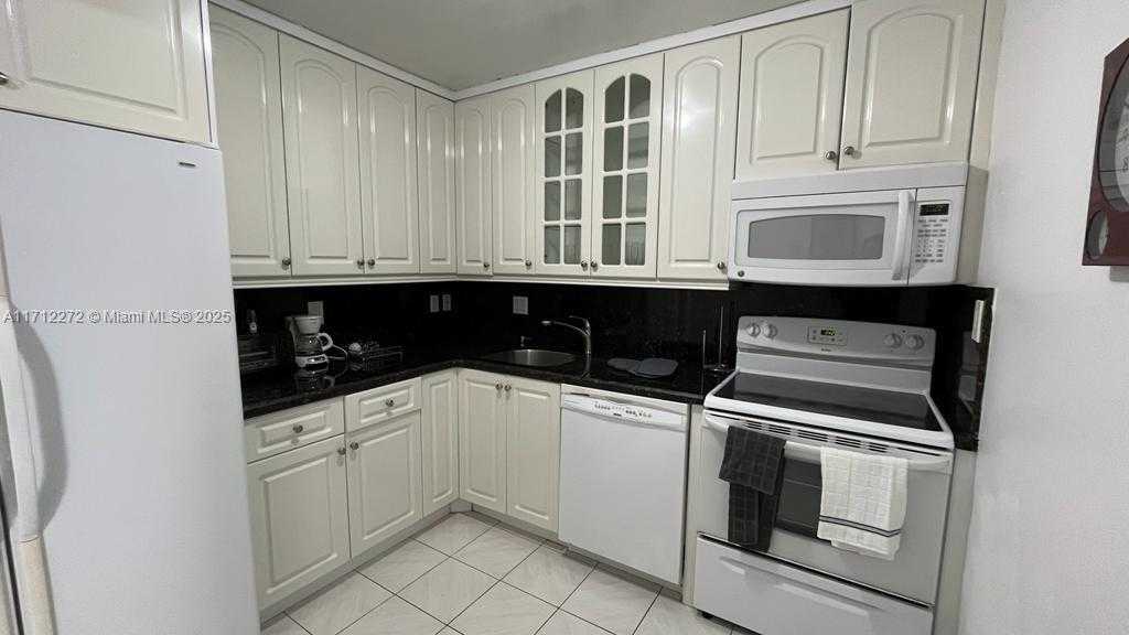Small Image of 2017 SOUTH OCEAN DR #606, Hallandale Beach Number 32