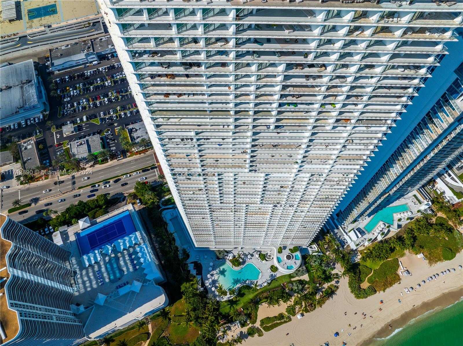 Small Image of 16901 COLLINS AVE #2005, Sunny Isles Beach Number 2