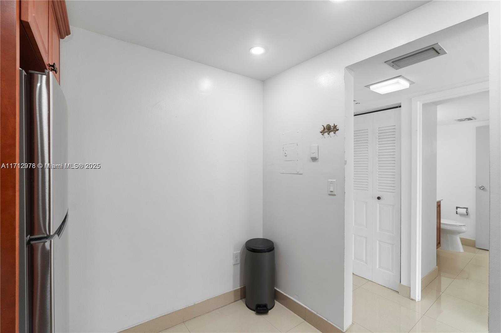 Small Image of 3675 NORTH COUNTRY CLUB #105, Aventura Number 12