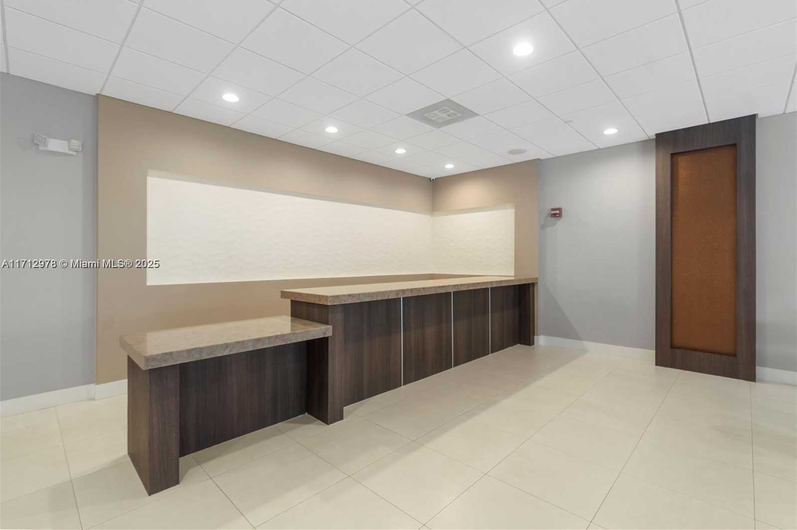 Small Image of 3675 NORTH COUNTRY CLUB #105, Aventura Number 2