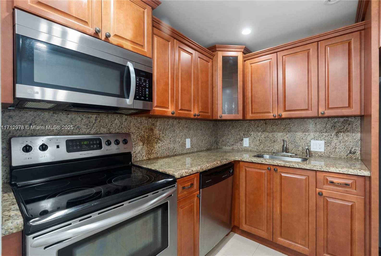Small Image of 3675 NORTH COUNTRY CLUB #105, Aventura Number 23