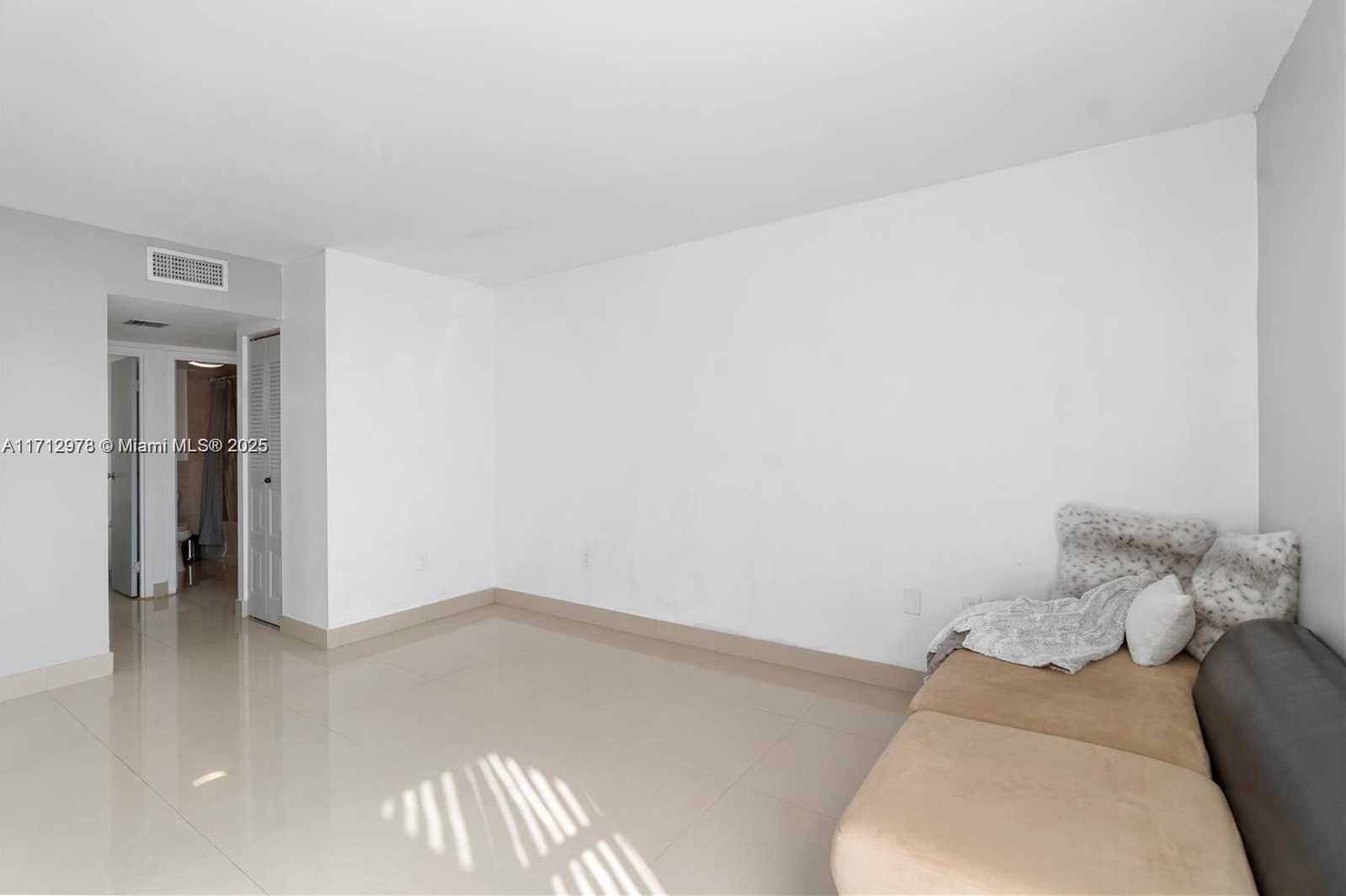 Small Image of 3675 NORTH COUNTRY CLUB #105, Aventura Number 24