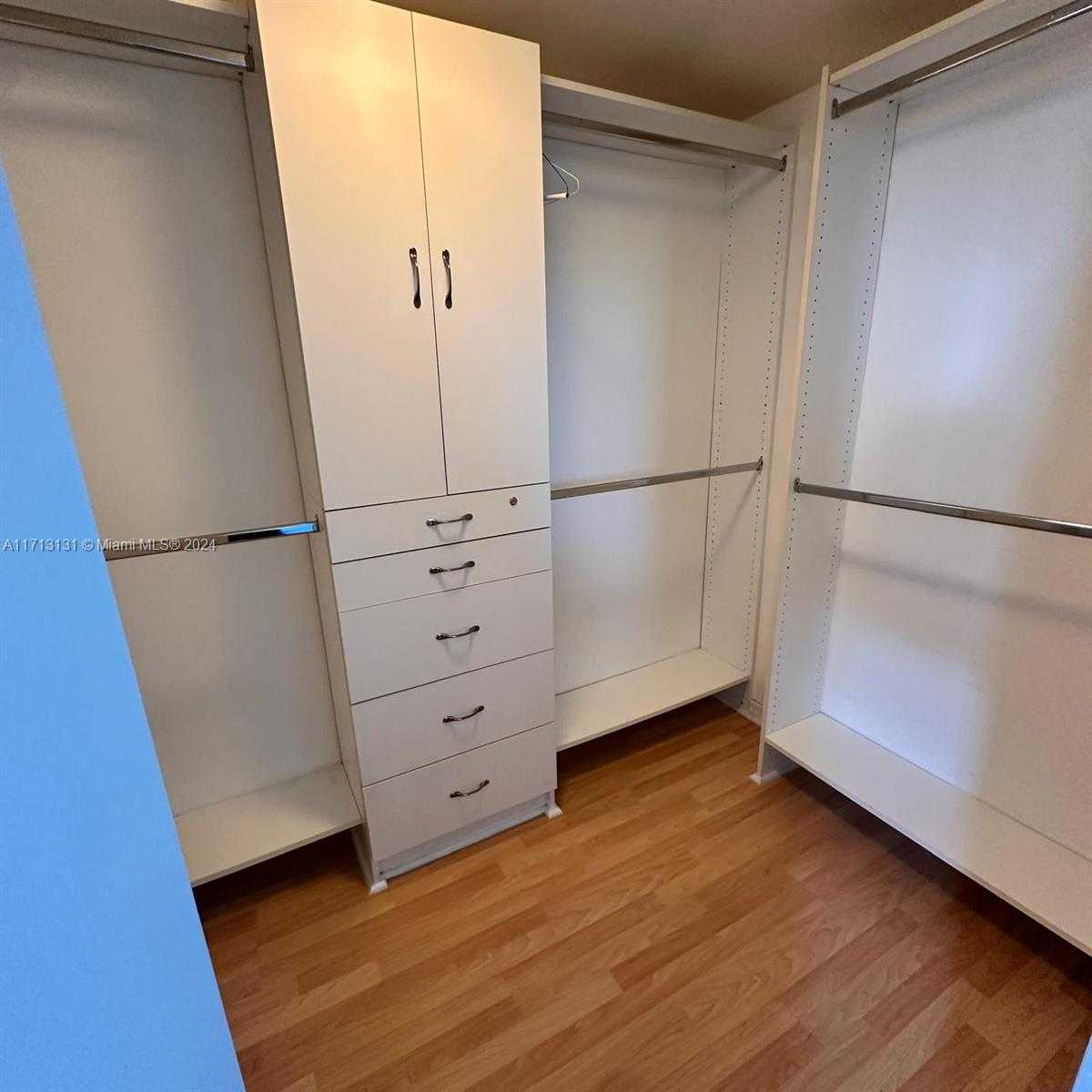Small Image of 3370 HIDDEN BAY DR #2006, Aventura Number 25