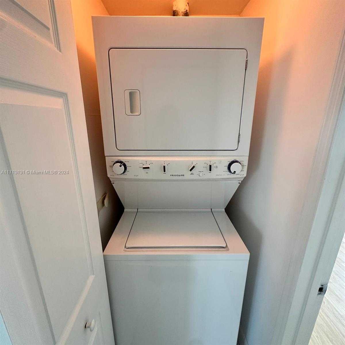 Small Image of 3370 HIDDEN BAY DR #2006, Aventura Number 28