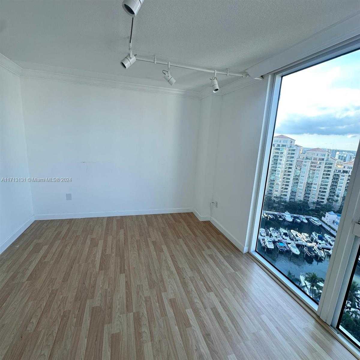 Small Image of 3370 HIDDEN BAY DR #2006, Aventura Number 31
