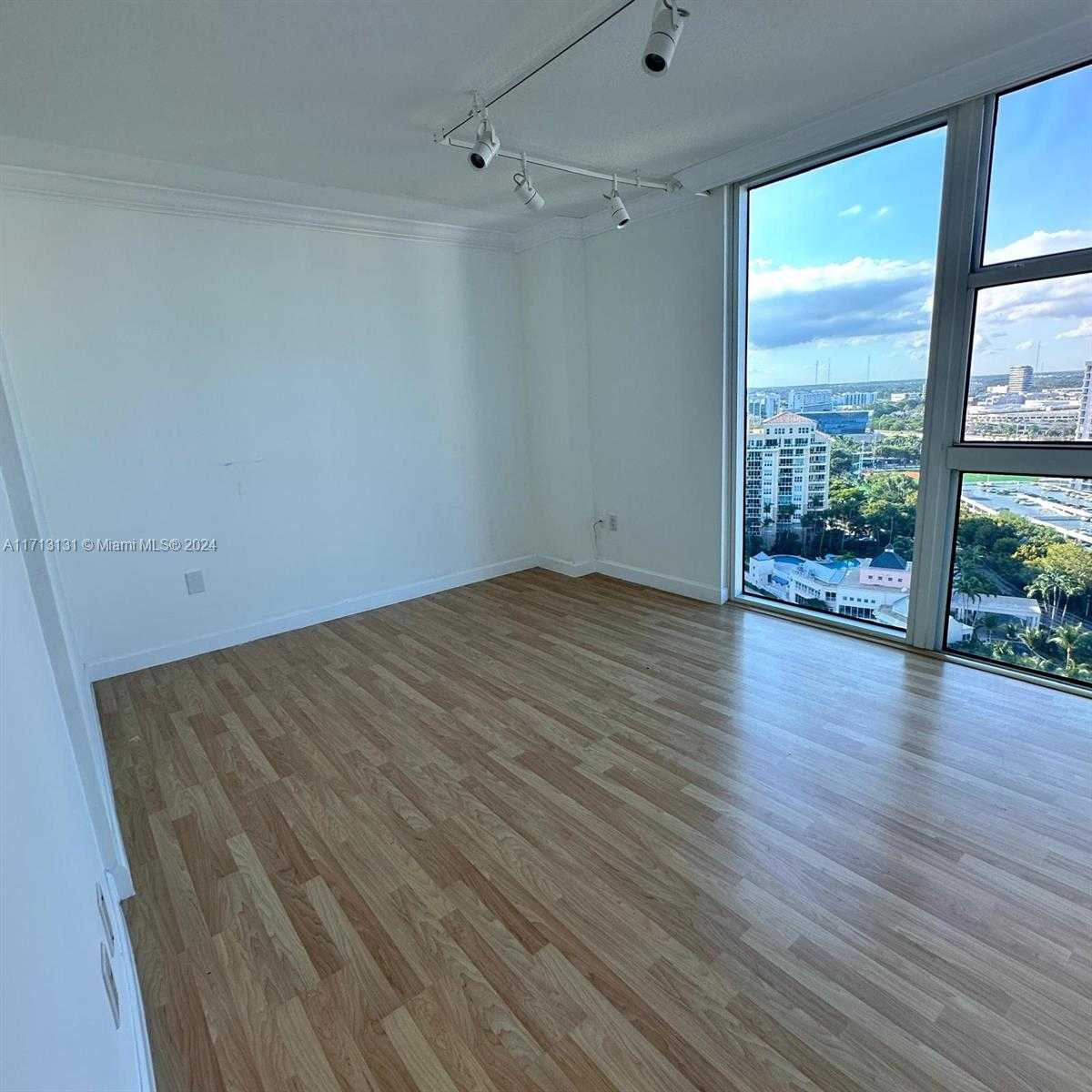 Small Image of 3370 HIDDEN BAY DR #2006, Aventura Number 7