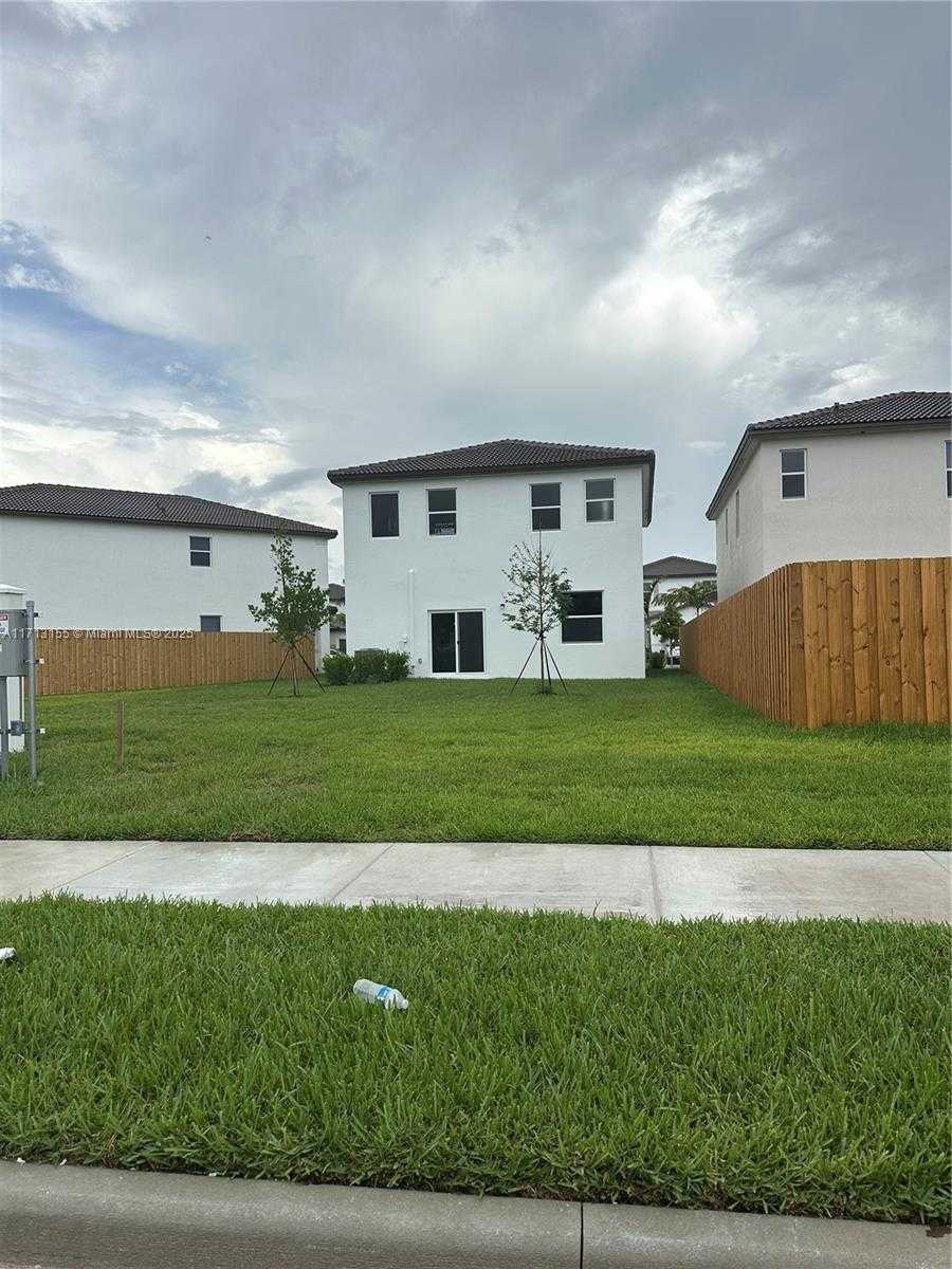 Small Image of 2430 SOUTH EAST 24 DR #2430, Homestead Number 4