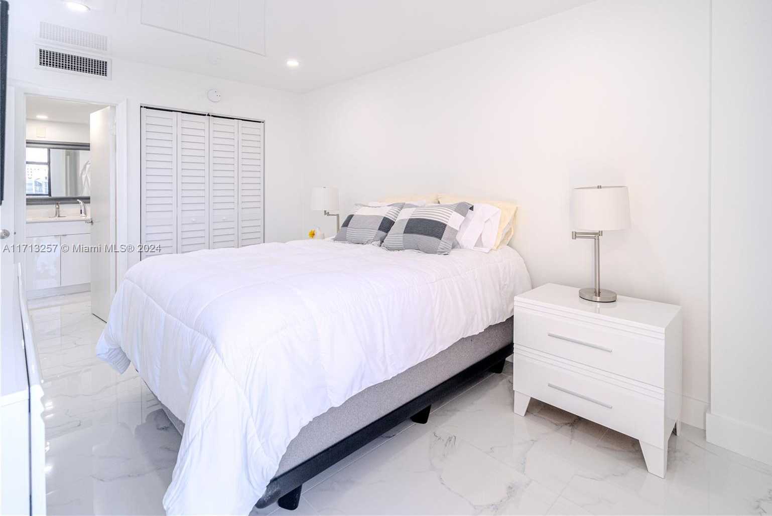 Small Image of 20301 WEST COUNTRY CLUB DR #930, Aventura Number 13