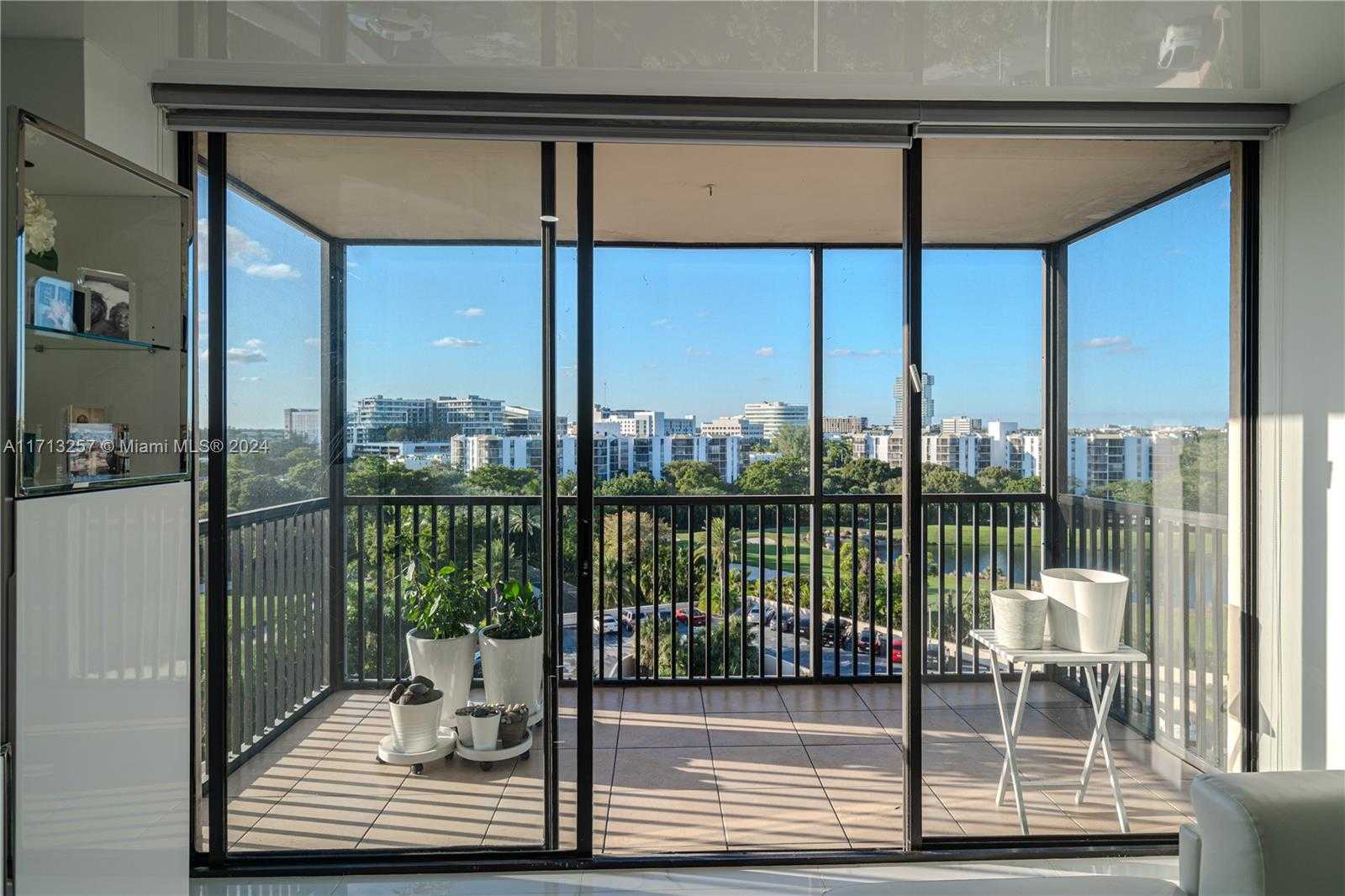 Small Image of 20301 WEST COUNTRY CLUB DR #930, Aventura Number 16