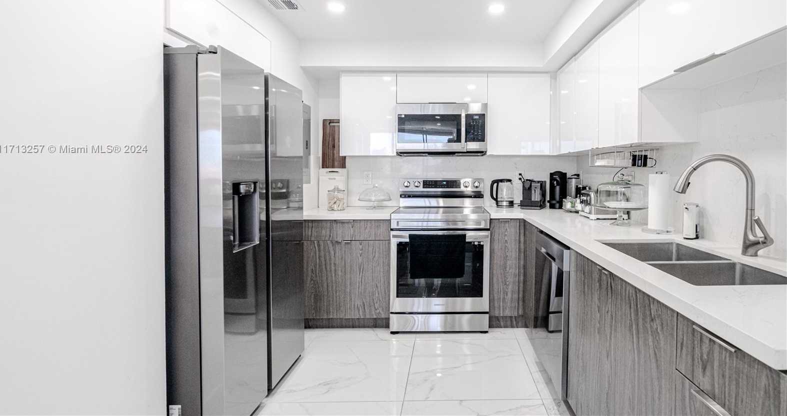 Small Image of 20301 WEST COUNTRY CLUB DR #930, Aventura Number 3