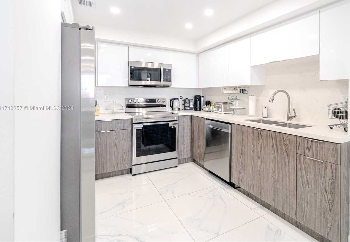 Small Image of 20301 WEST COUNTRY CLUB DR #930, Aventura Number 4