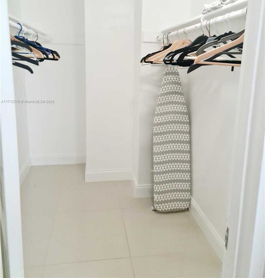 Small Image of 3001 SOUTH OCEAN DR #503, Hollywood Number 11