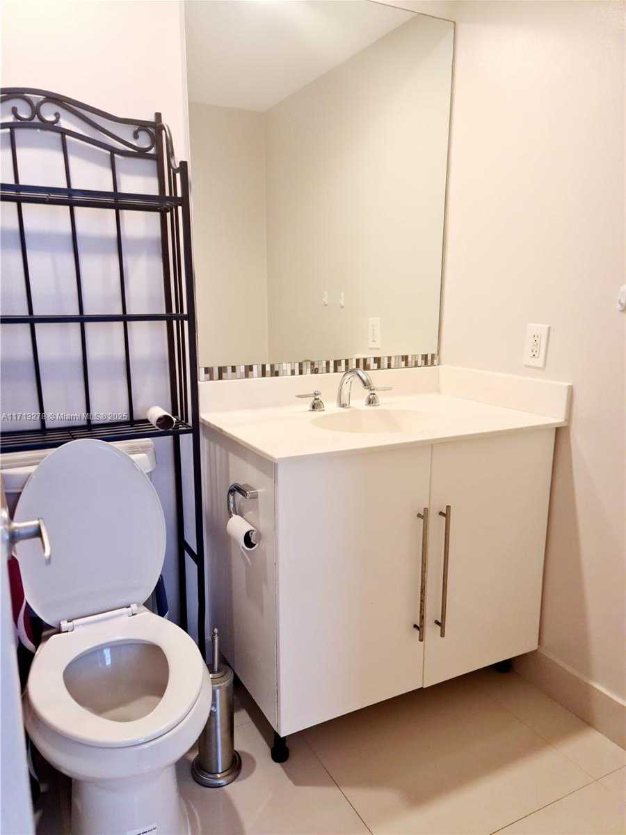 Small Image of 3001 SOUTH OCEAN DR #503, Hollywood Number 13