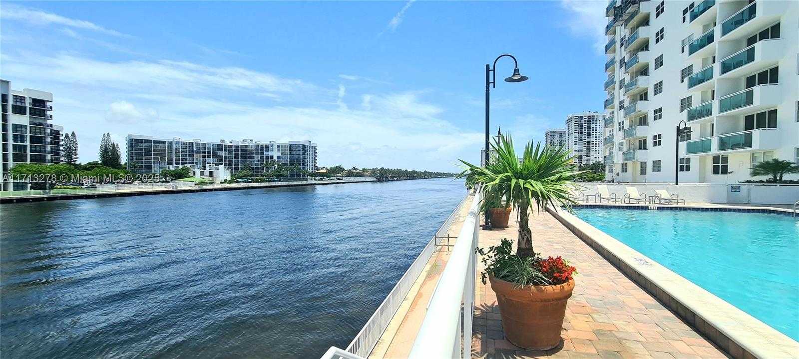 Small Image of 3001 SOUTH OCEAN DR #503, Hollywood Number 30