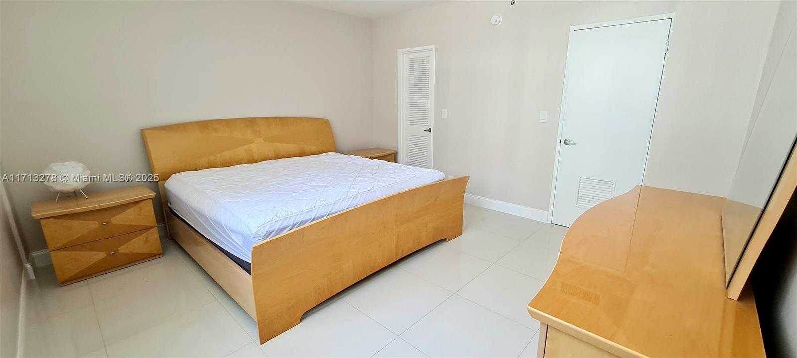 Small Image of 3001 SOUTH OCEAN DR #503, Hollywood Number 9
