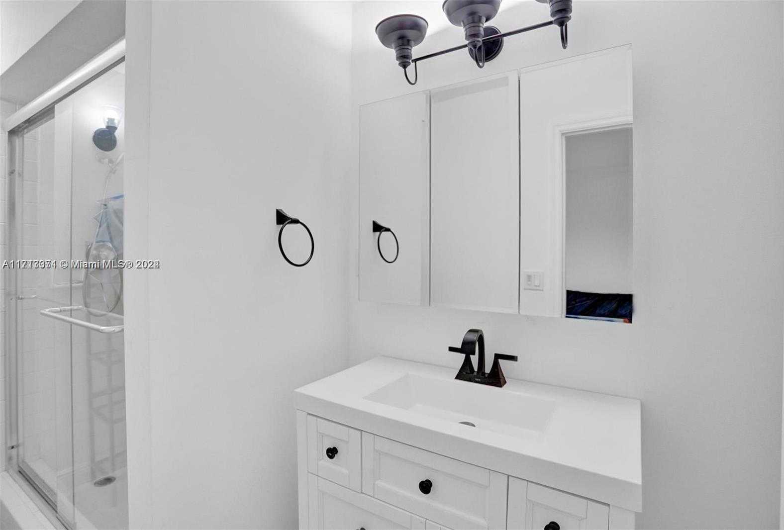 Small Image of 1850 NORTH EAST 118TH RD, North Miami Number 16