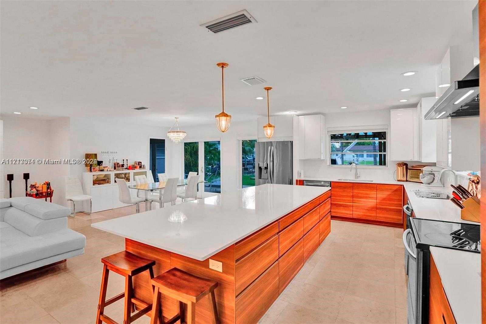 Small Image of 1850 NORTH EAST 118TH RD, North Miami Number 3
