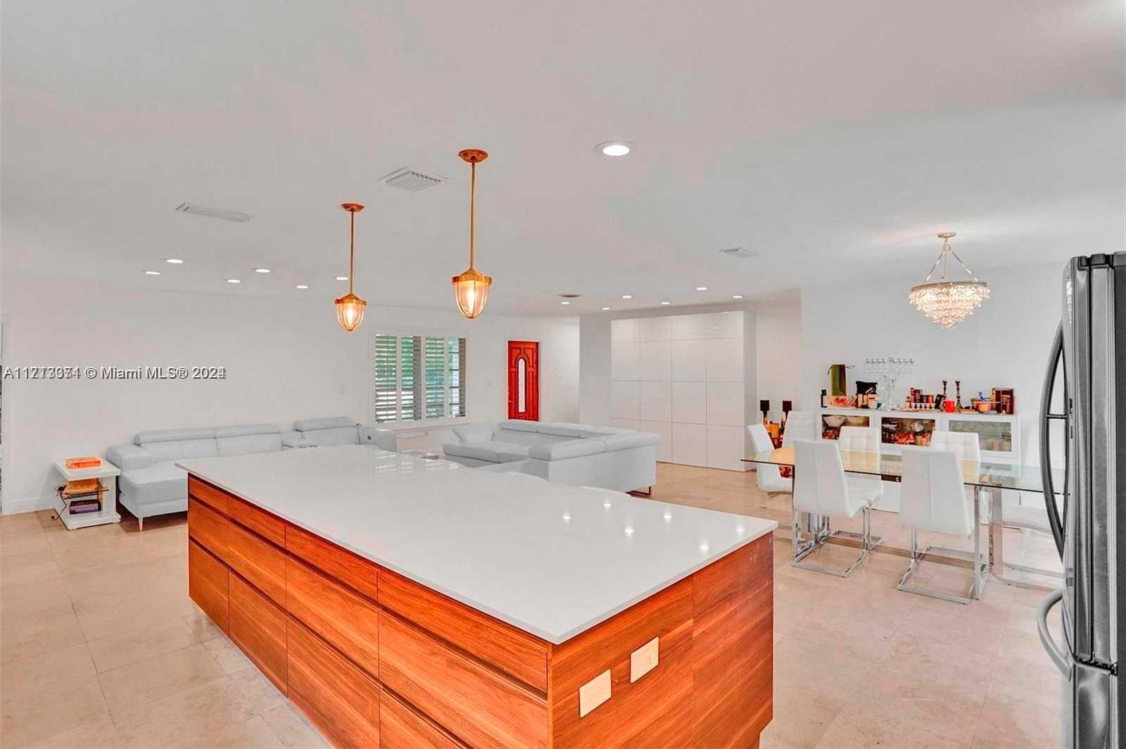 Small Image of 1850 NORTH EAST 118TH RD, North Miami Number 5