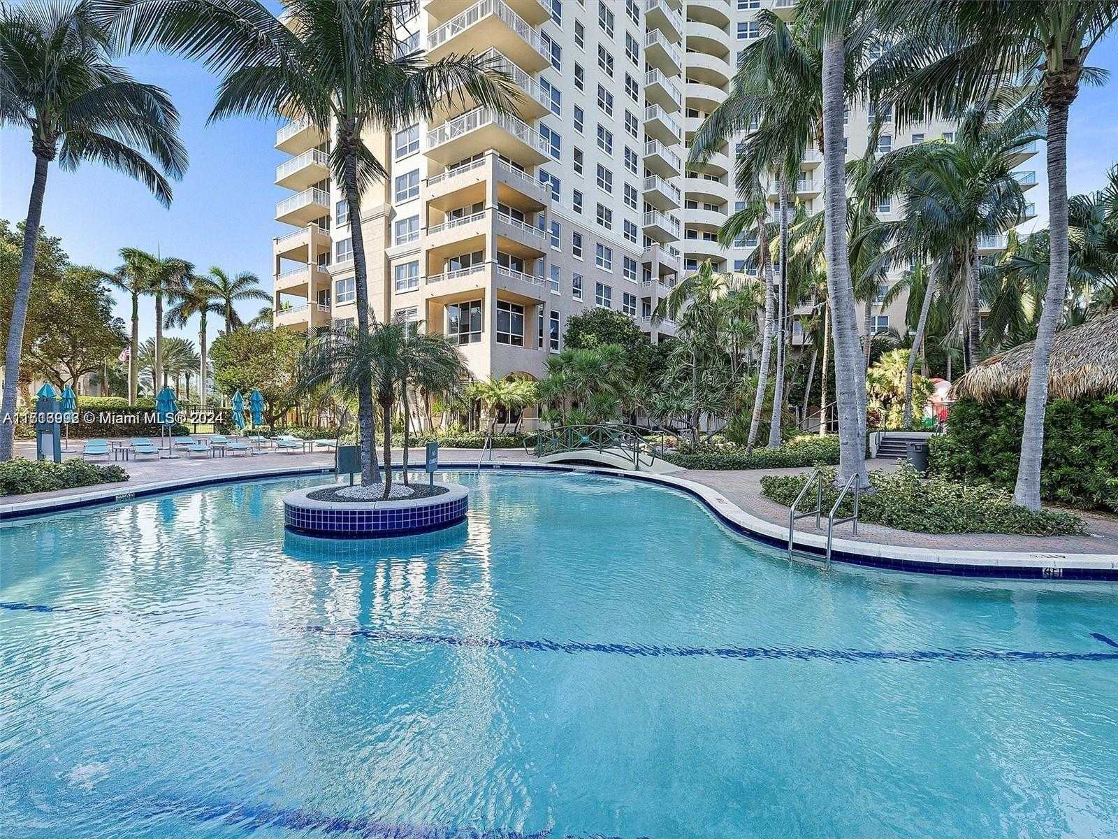 Small Image of 19501 WEST COUNTRY CLUB DR #2310, Aventura Number 4