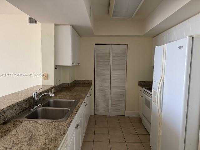 Small Image of 19501 WEST COUNTRY CLUB DR #2310, Aventura Number 8
