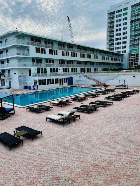 Small Image of 5401 COLLINS AVE #1512, Miami Beach Number 19