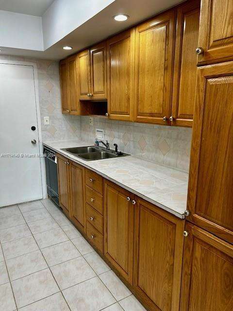 Small Image of 5401 COLLINS AVE #1512, Miami Beach Number 6