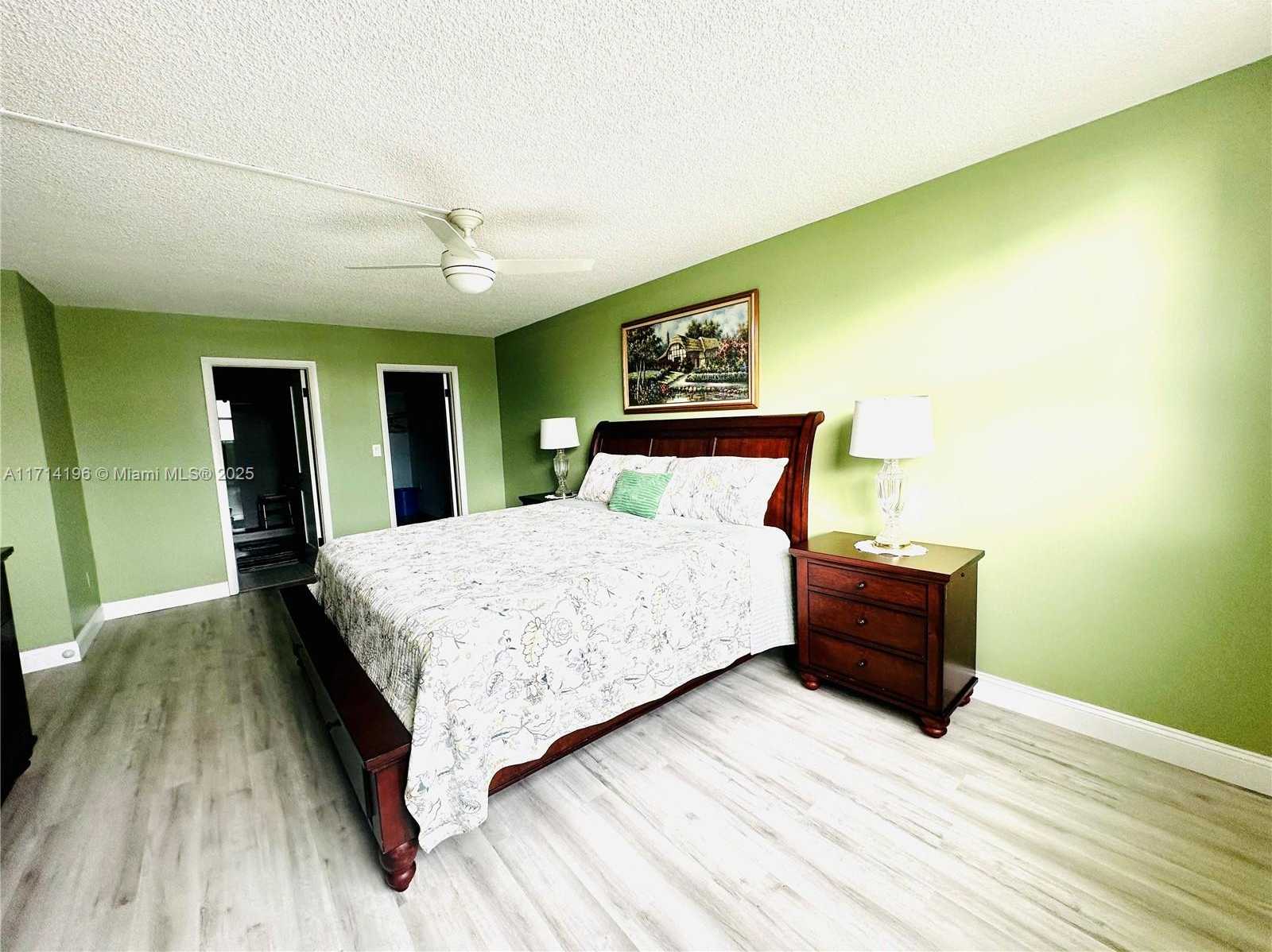 Small Image of 1501 SOUTH OCEAN DR #1105, Hollywood Number 9