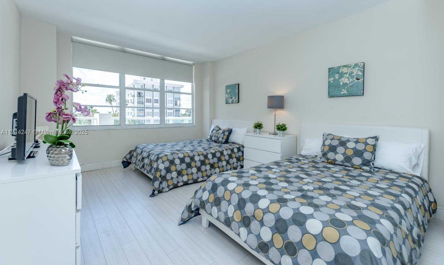 Small Image of 5601 COLLINS AVE #420, Miami Beach Number 10