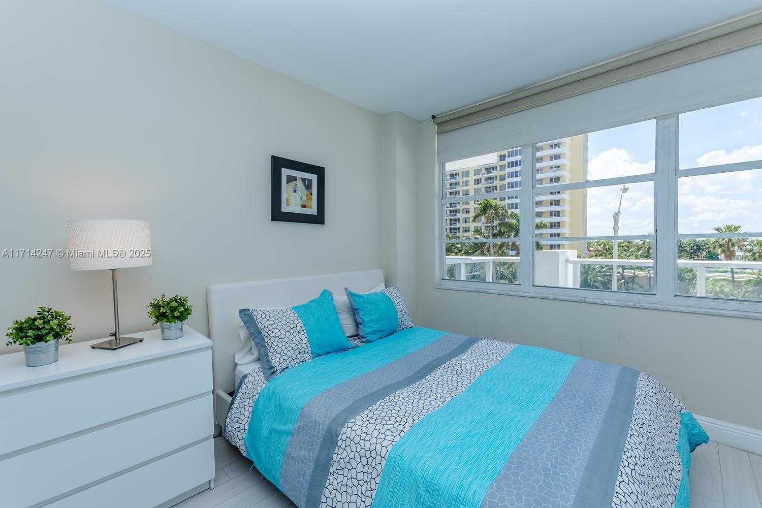 Small Image of 5601 COLLINS AVE #420, Miami Beach Number 12