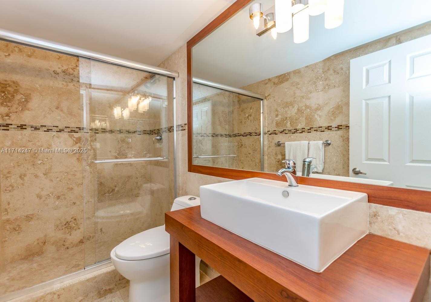 Small Image of 5601 COLLINS AVE #420, Miami Beach Number 20