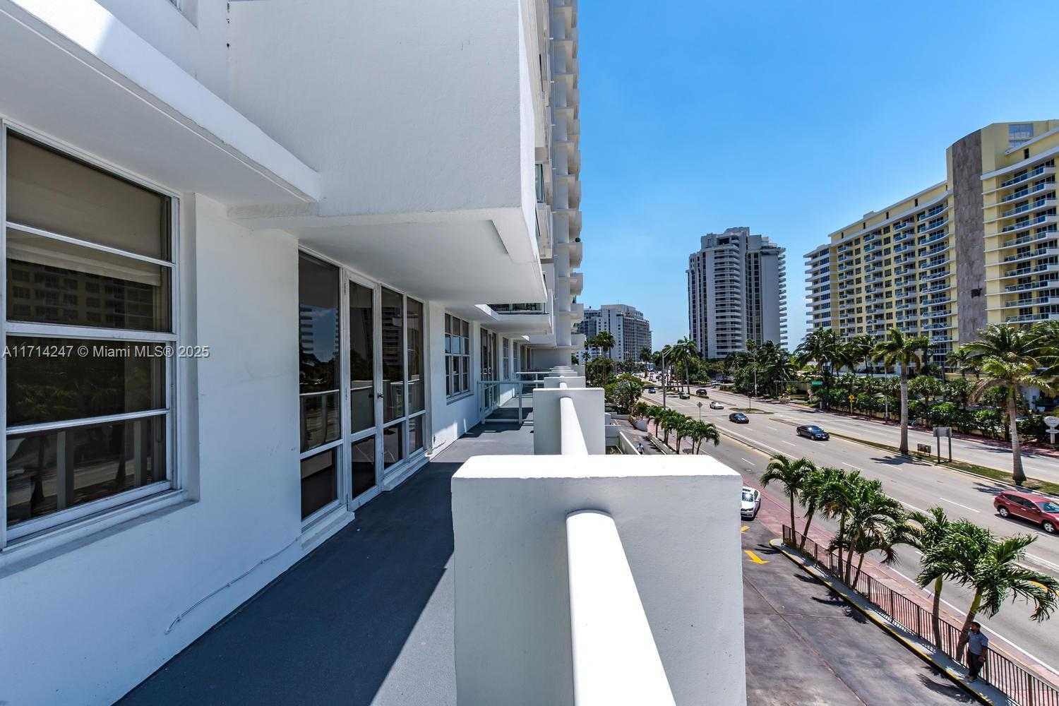 Small Image of 5601 COLLINS AVE #420, Miami Beach Number 22