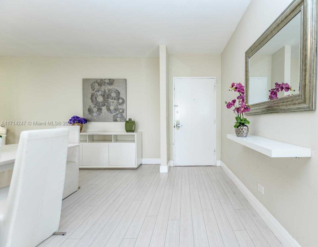 Small Image of 5601 COLLINS AVE #420, Miami Beach Number 5