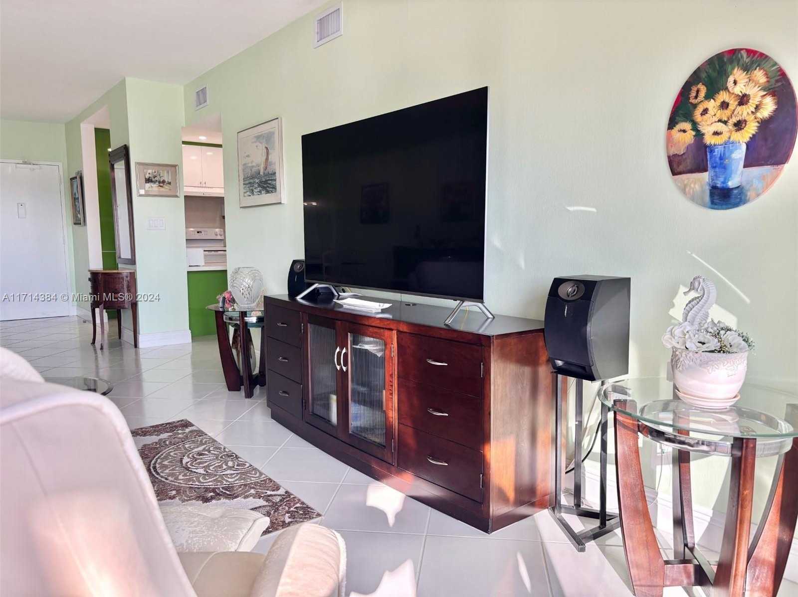 Small Image of 1985 S Ocean Dr, Hallandale Beach, FL 33009, USA Number 11