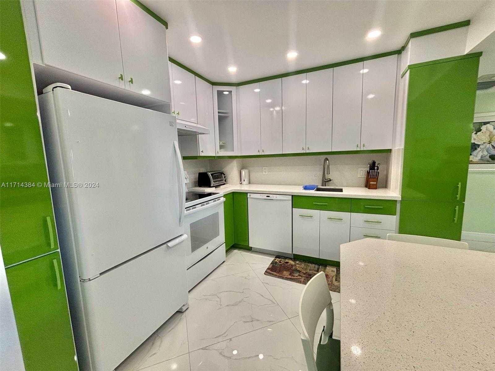 Small Image of 1985 S Ocean Dr, Hallandale Beach, FL 33009, USA Number 2