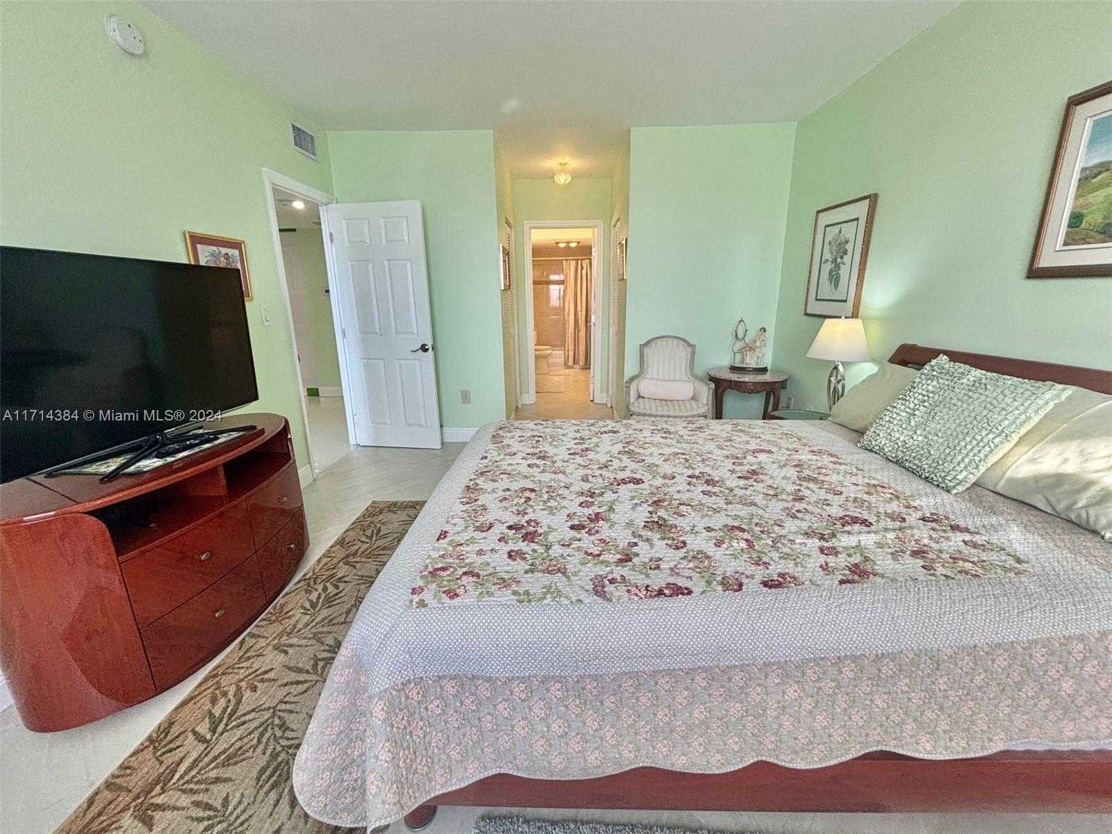 Small Image of 1985 S Ocean Dr, Hallandale Beach, FL 33009, USA Number 24
