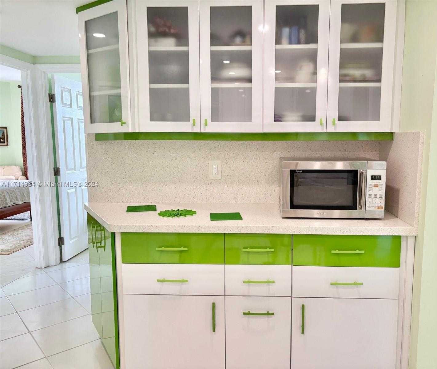 Small Image of 1985 S Ocean Dr, Hallandale Beach, FL 33009, USA Number 5