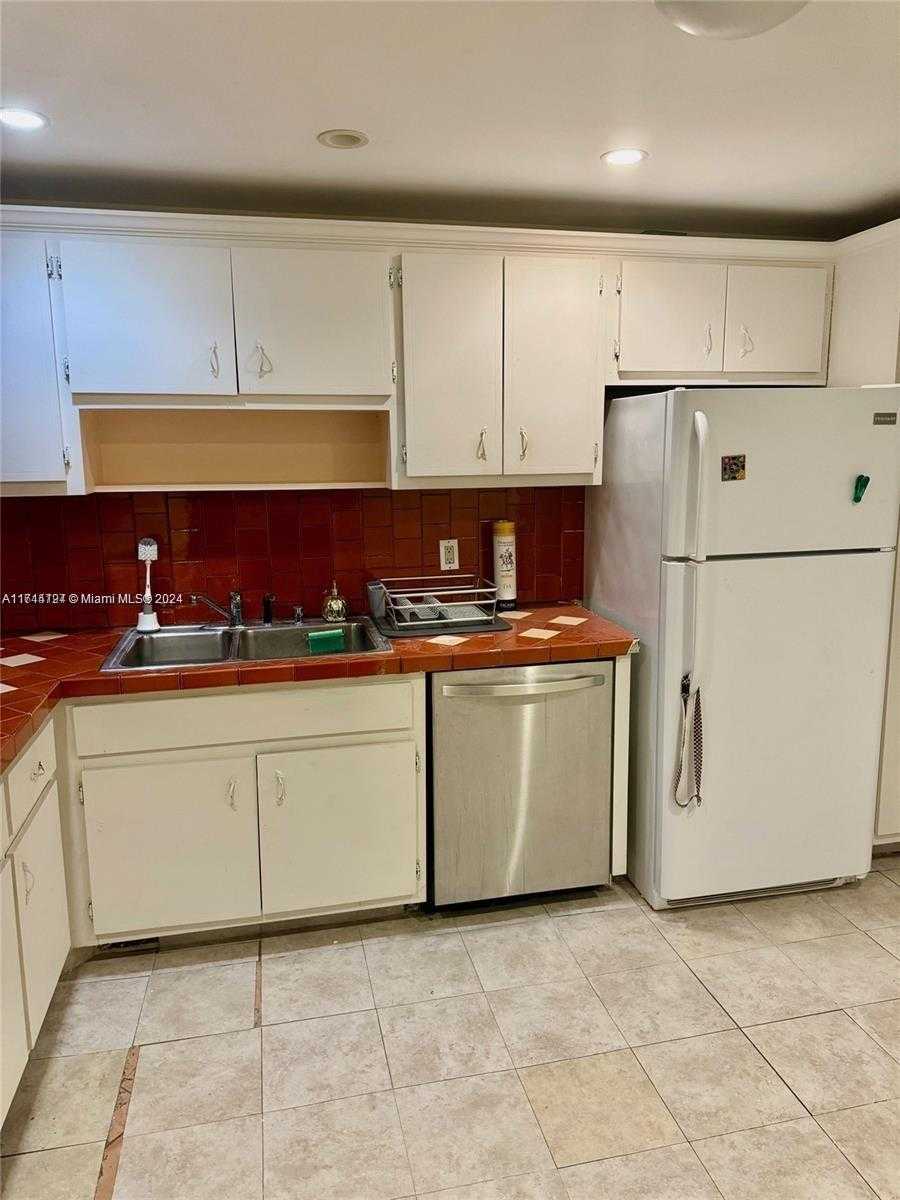 Small Image of 1351 NORTH EAST MIAMI GARDENS DR #1103E, Miami Number 3
