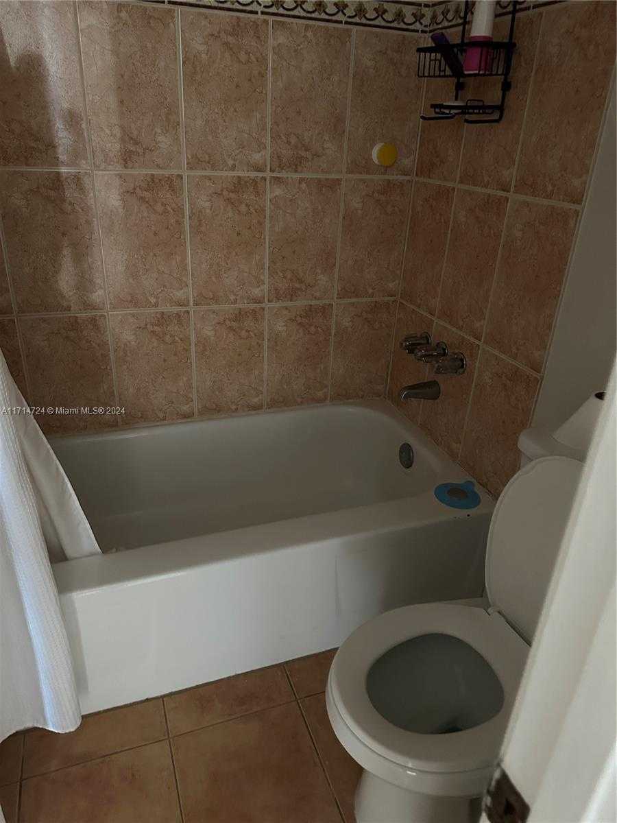 Small Image of 1351 NORTH EAST MIAMI GARDENS DR #1103E, Miami Number 5