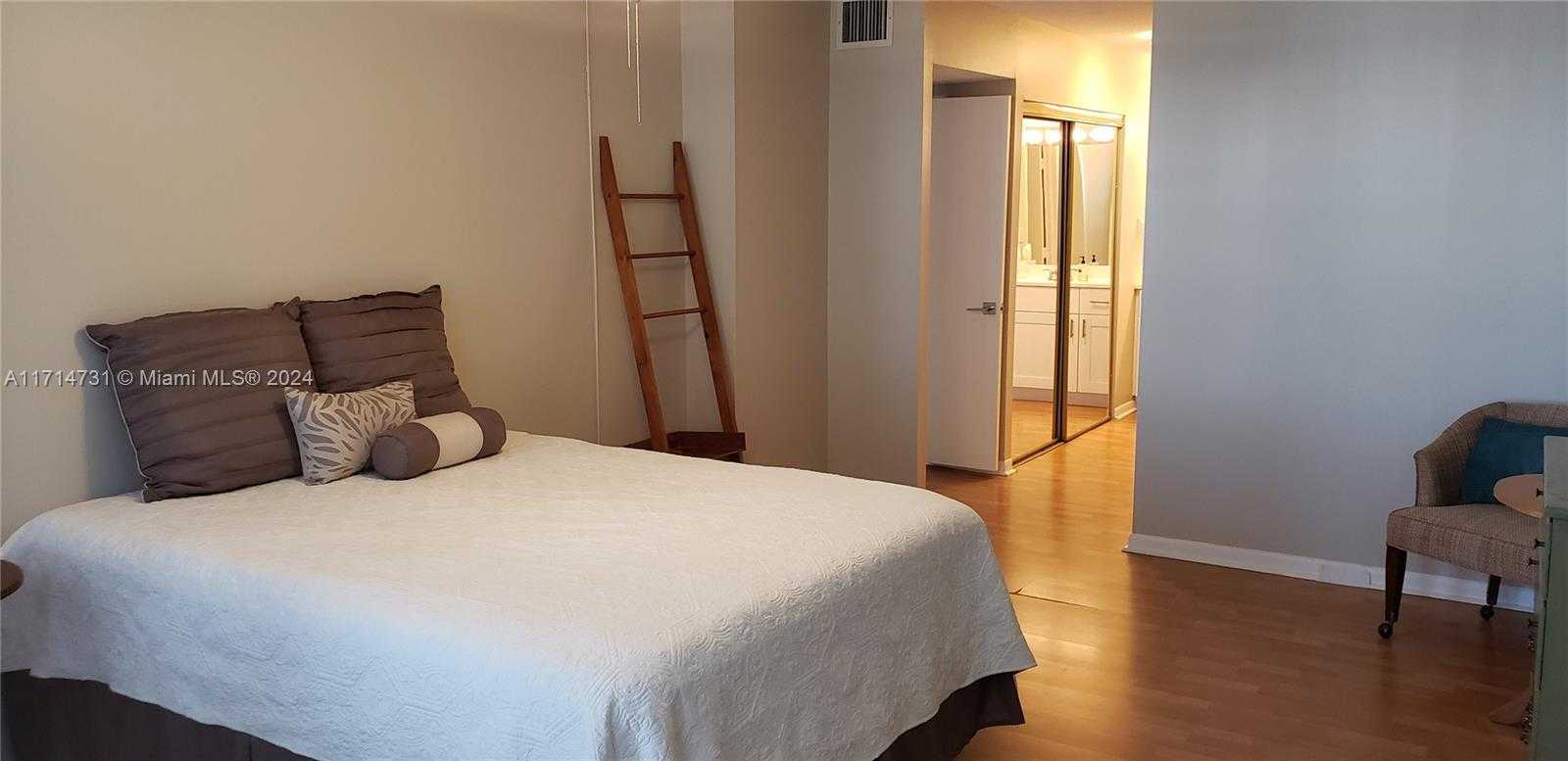 Small Image of 3800 SOUTH OCEAN DR #425, Hollywood Number 17