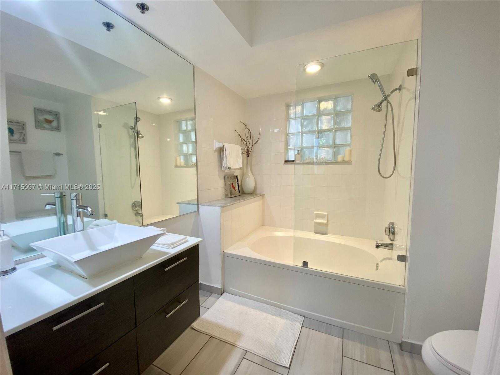 Small Image of 3165 NORTH EAST 184TH ST #6203, Aventura Number 25