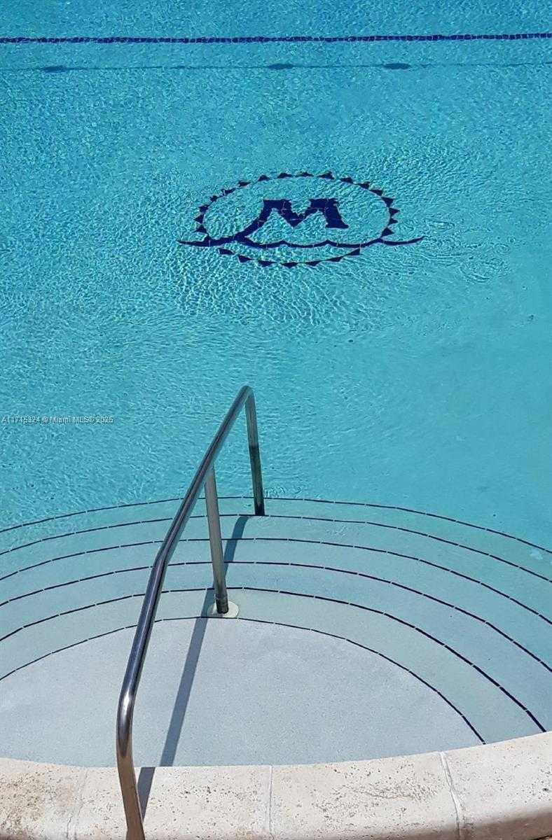 Small Image of 2655 COLLINS AVE #802, Miami Beach Number 30