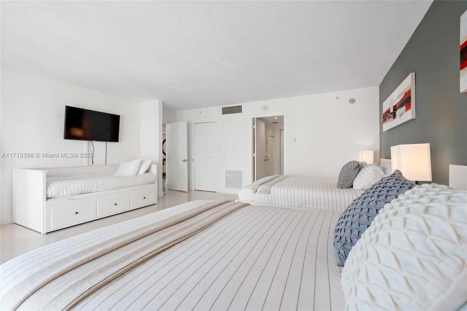 Small Image of 9195 COLLINS AVE #1103, Surfside Number 19