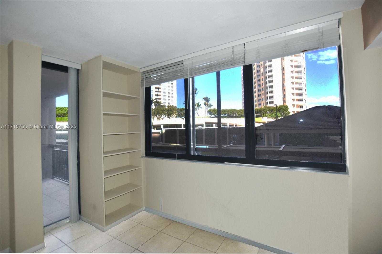 Small Image of 540 BRICKELL KEY DR #404, Miami Number 10